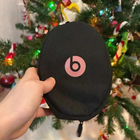 Beats Wireless Headphones - Rose Gold